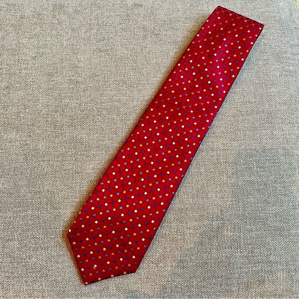 Jos A Bank Silk Made in the USA Diamonds Circles Gold Blue Red Professional Tie